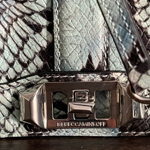 EUC! Rebecca Minkoff  Small love Crossbody Chevron blue print - Picture 2 of 7